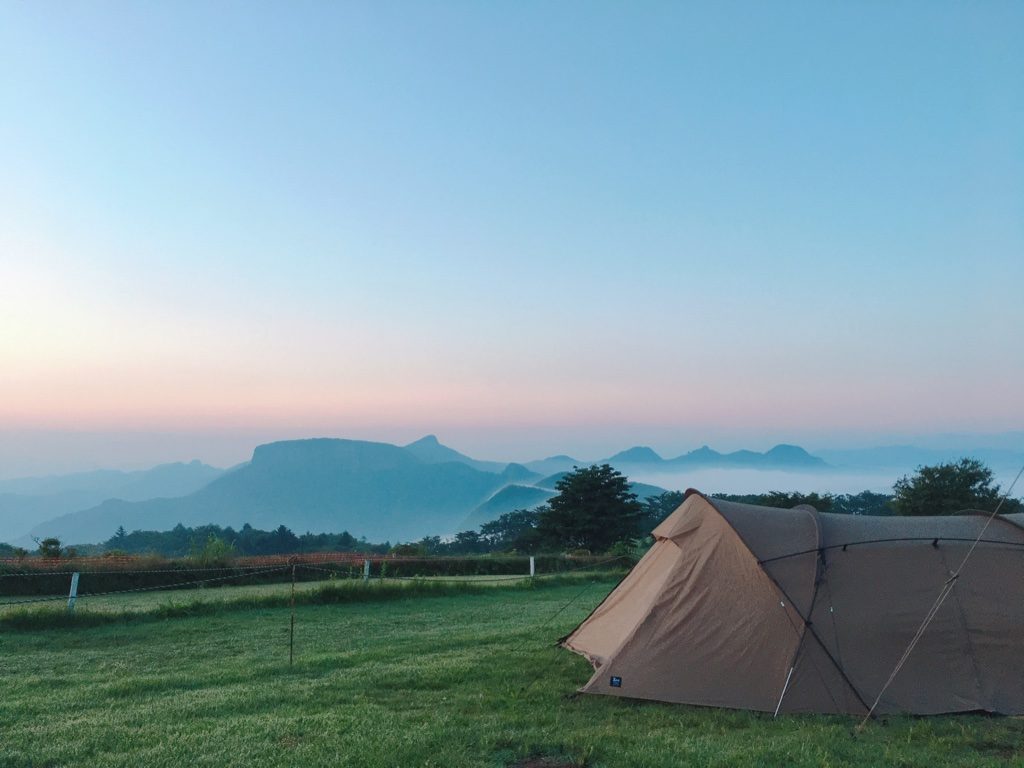 夫婦キャンプ 夏のゆったり2人用テントおすすめ5選 Bambi Camp