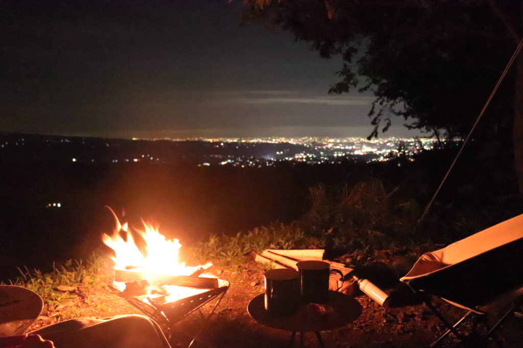 夜景を見ながらの贅沢キャンプ くりの木キャンプ場 Bambi Camp